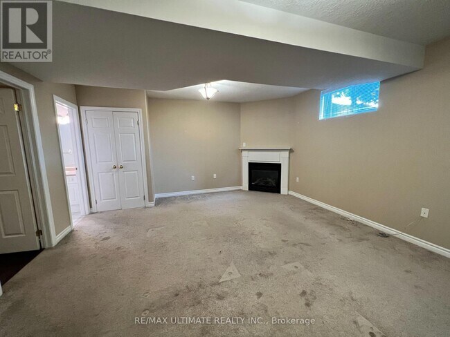 Photo - 209 Dunsmore Ln