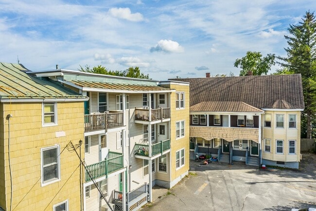 23 Clinton Ave