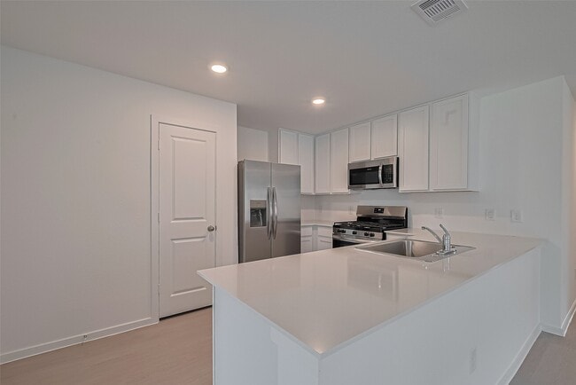 Building Photo - 28930 Rustic Windmill Wy