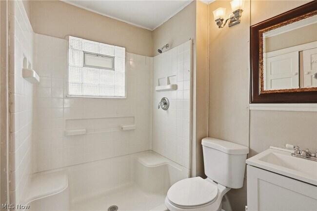 515 E 143rd St Unidad Downstairs