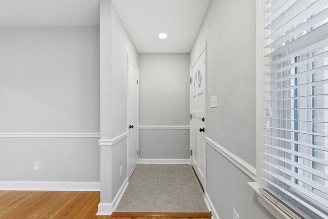 Photo - 2725 Greendale Ave
