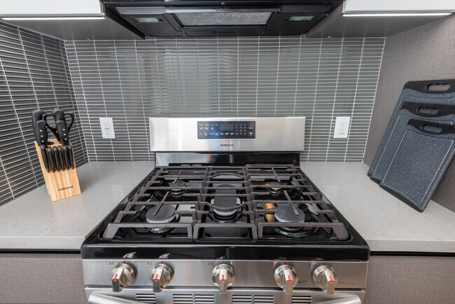 Photo - 837 S Harvard Blvd Unit 212