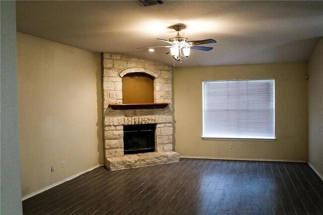 Photo - 100 S Creek Bend Dr