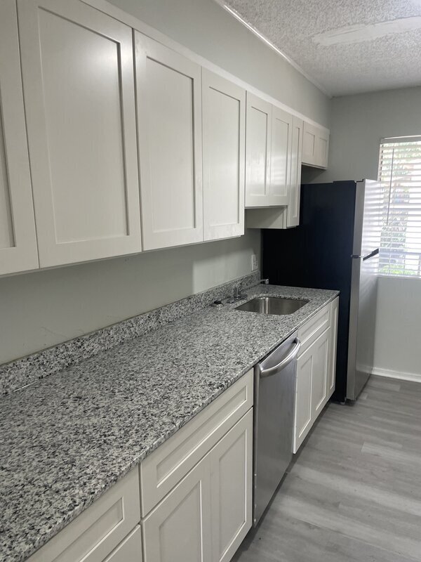 Photo - 1208 Bush River Rd Unit B6
