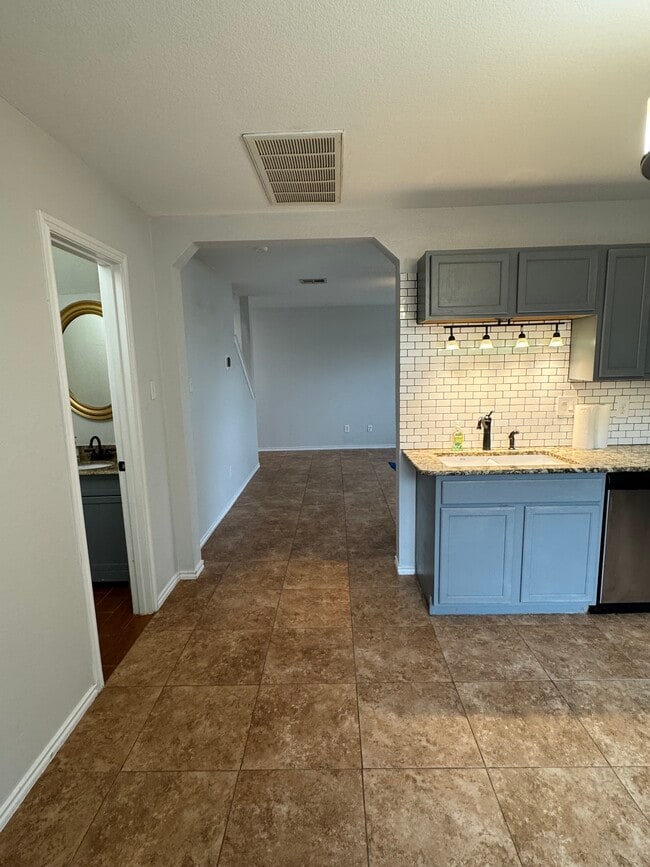 Photo - 608 Sherry Dr