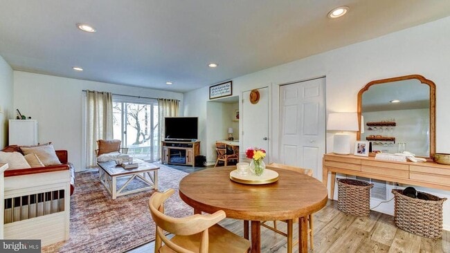 Photo - 72 Quince Ct