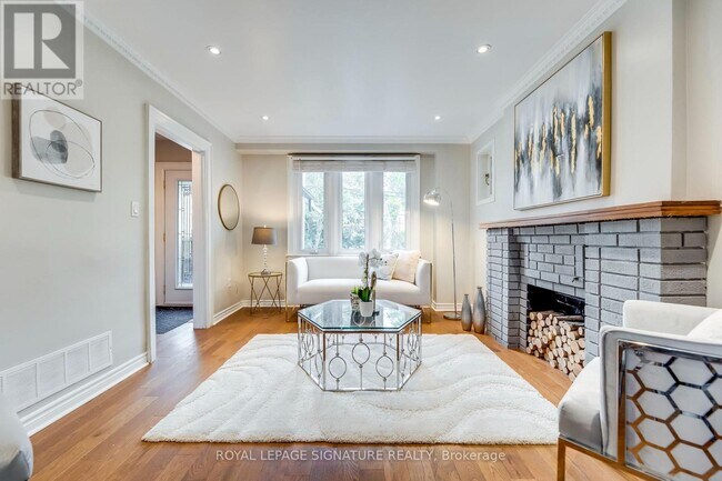 Photo - 118 Blantyre Ave