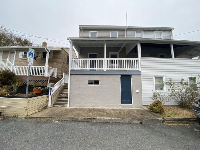 Photo - 1427 2nd St House