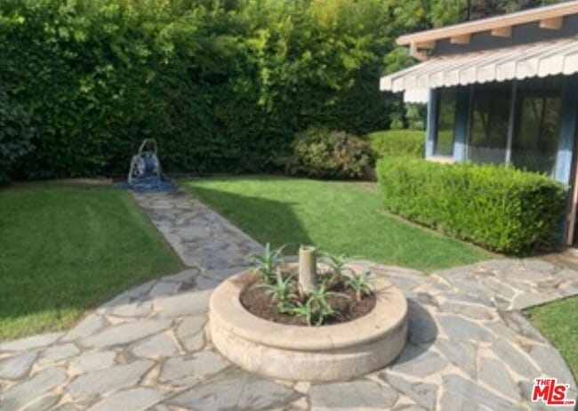 Photo - 4925 Angeles Vista Blvd