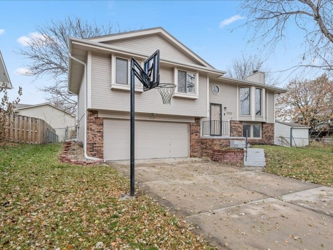 Photo - 3 bedroom , 2 bathroom House - Coming Soon