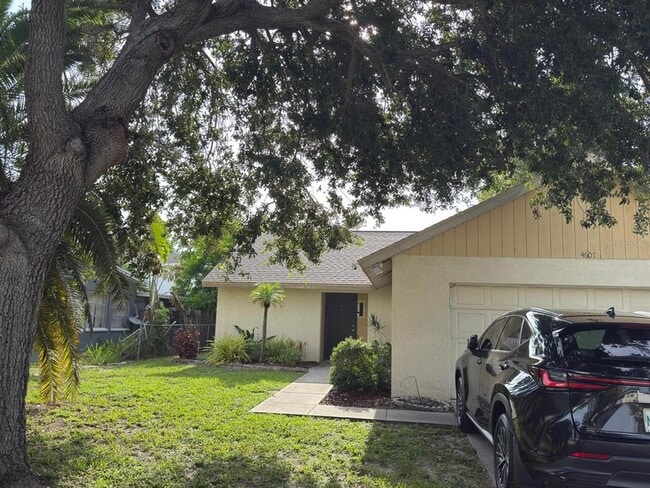 Photo - 4607 21st St W