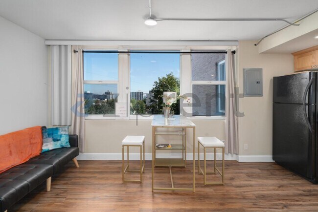 Photo - 1205 SW Cardinell Dr