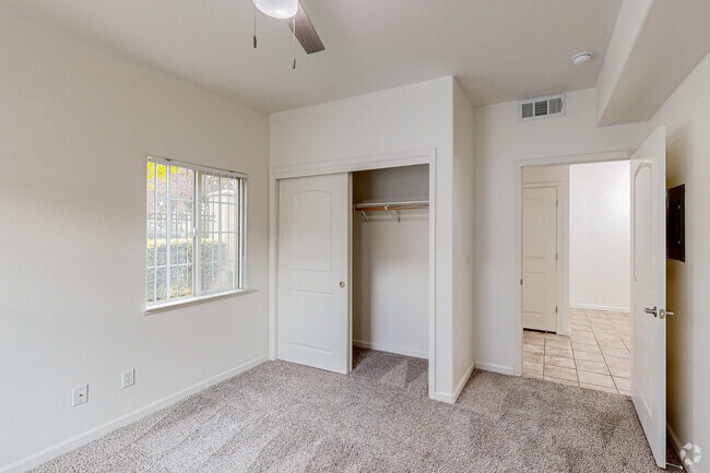 1BD, 1BA - 702SF