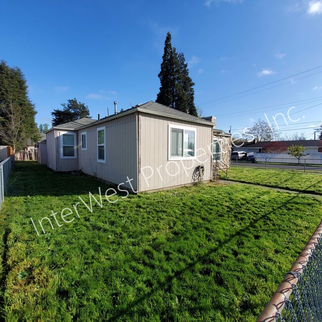 Photo - 3+bd 1.5 ba Single Level West Salem Home w...