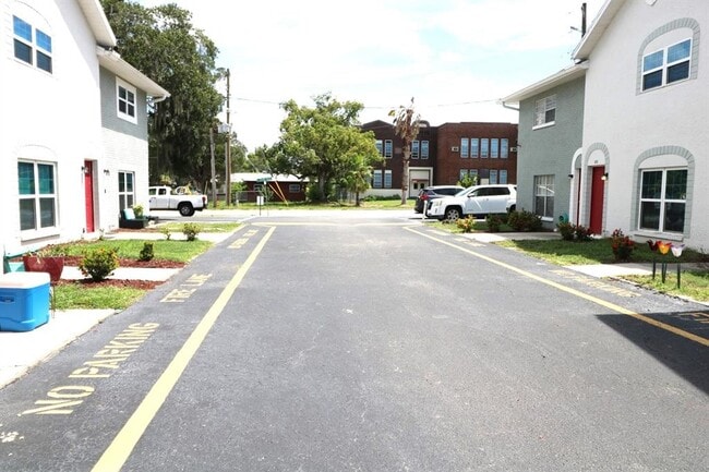 Photo - 5712 Townhouse Dr