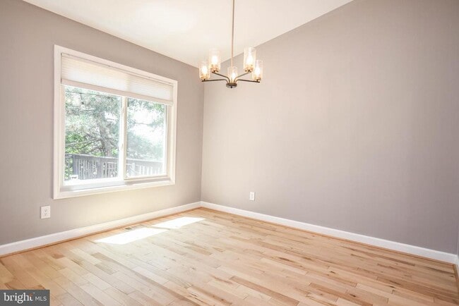 Building Photo - 2511 Fallsmere Ct