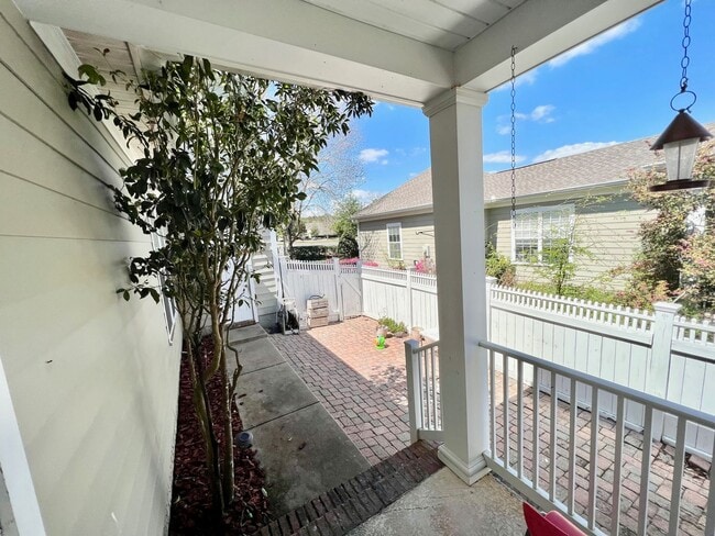 4016 Colleton Ct