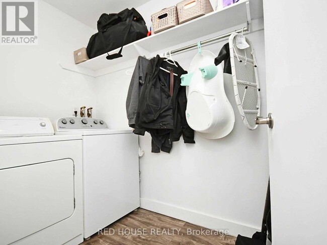 Photo - 3555 Derry Rd E Unité 801