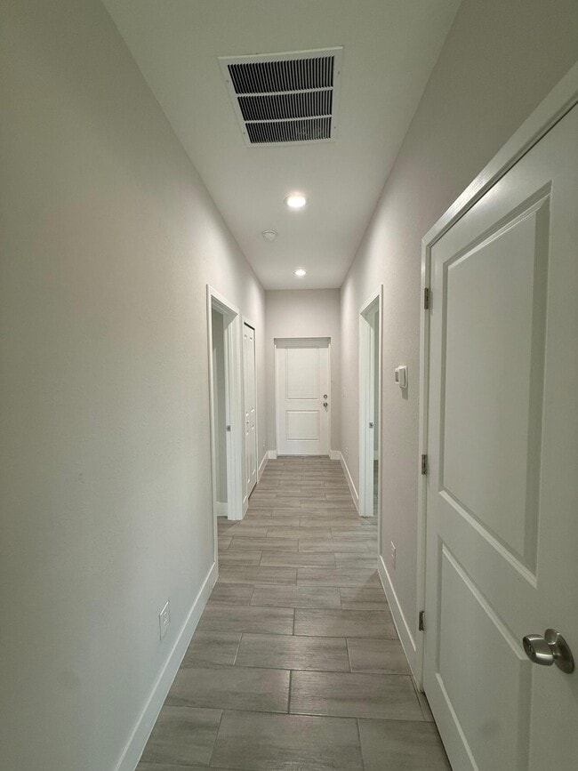 Photo - 4800 15th St SW