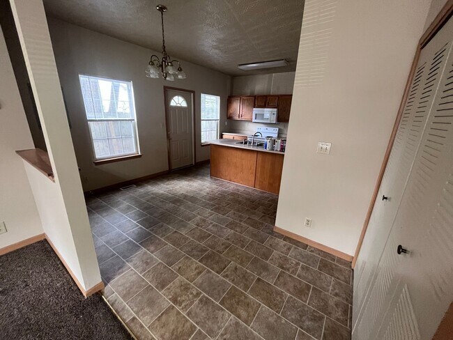 Photo - OM-1534 Burroughs Street Unidad A