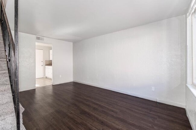 Photo - 1119 Akron St