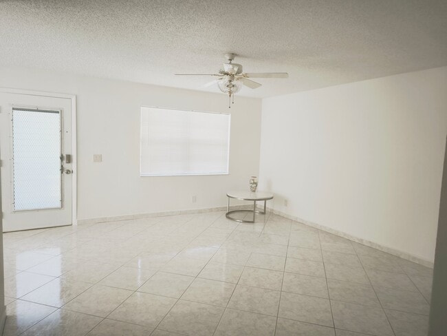 Photo - 122 Normandy Ln