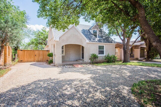 Photo - 2431 20th St