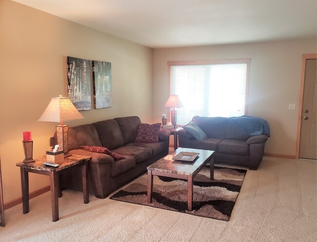 Photo - Fully Furnished 2 Bedroom Condo - All utilities, cable and internet provided!