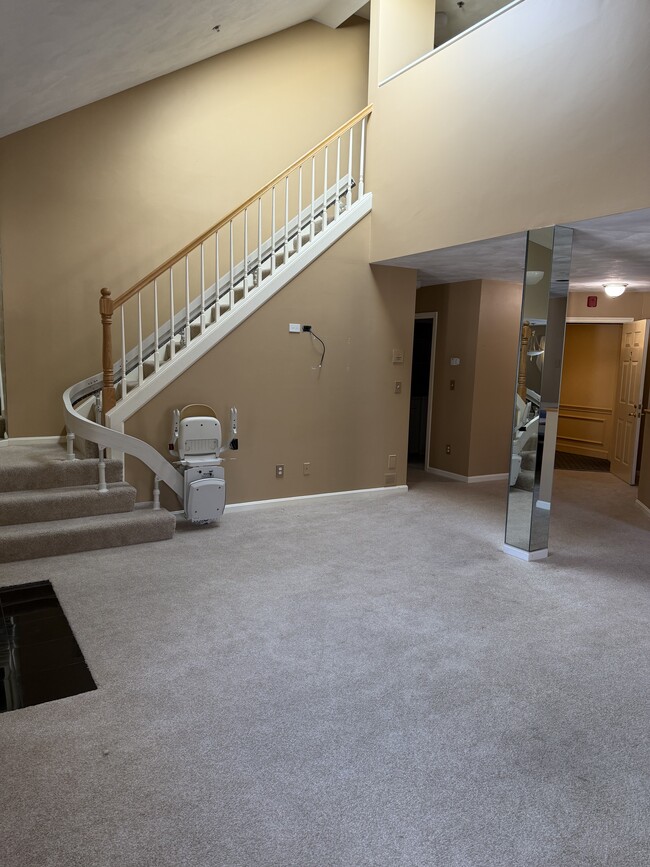 Photo - 661 Lowell St