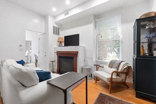 Photo - 45 Rutland St Unit 2