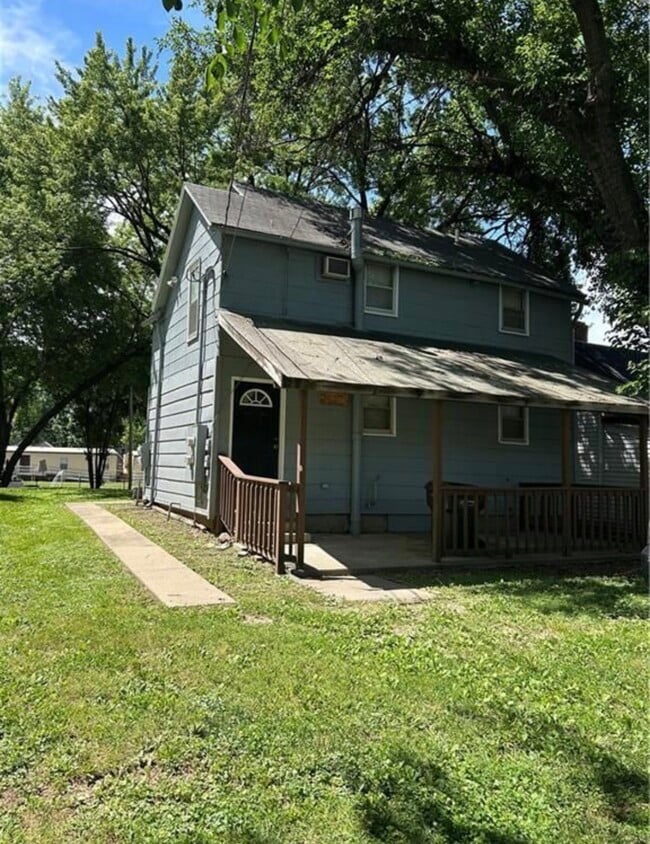 Building Photo - 608 Osage St Unit B