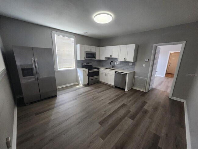 Photo - 2406 E Clark St