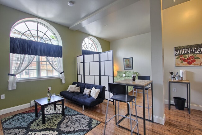 Executive Studio