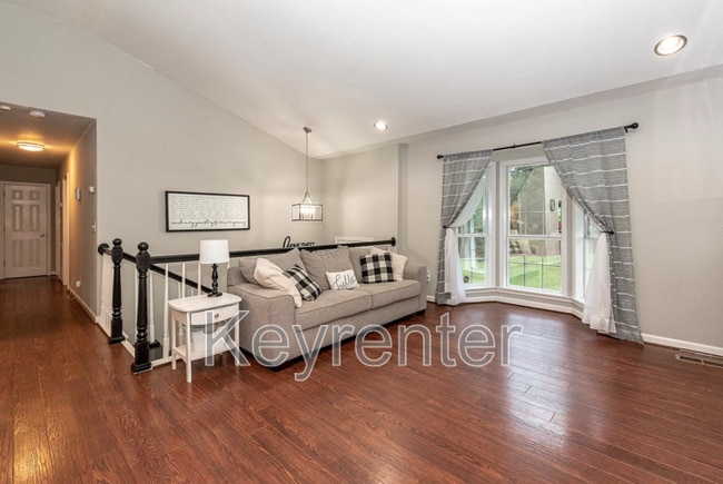 Photo - 2152 Ridgecrest Dr