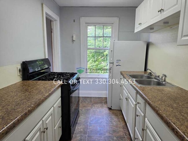 Building Photo - 104 6th St NE Unit 104 1/2