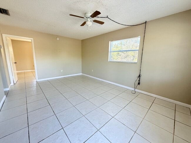 Photo - 1 Bedroom 1 Bathroom Available Now!