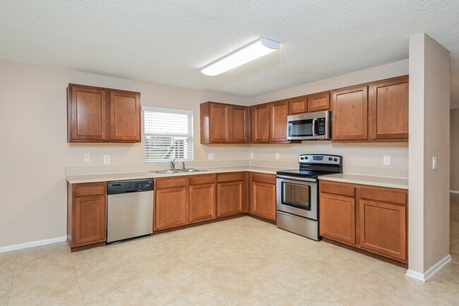 Photo - 3072 Natoma Way