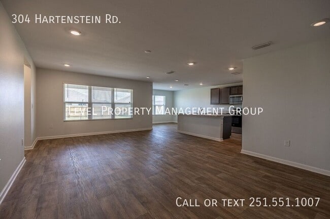 Photo - 304 Hartenstein Rd