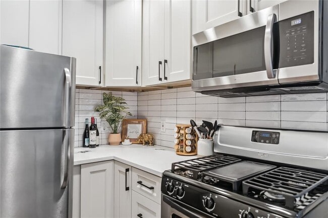 Photo - 1313 E 52nd St Unidad 101