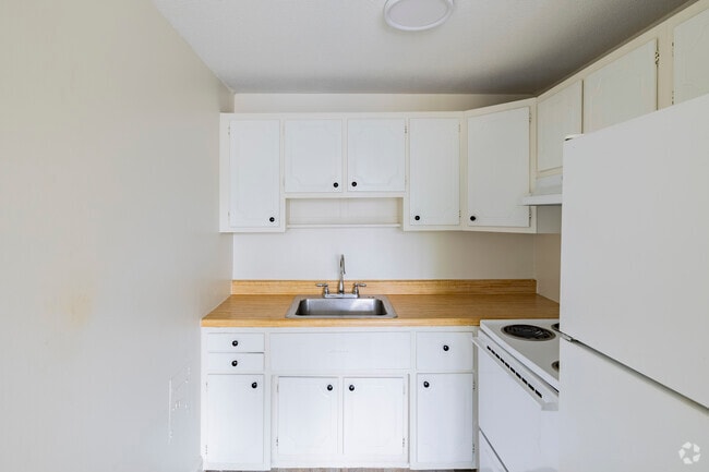 1BD, 1BA - 550SF - Kitchen