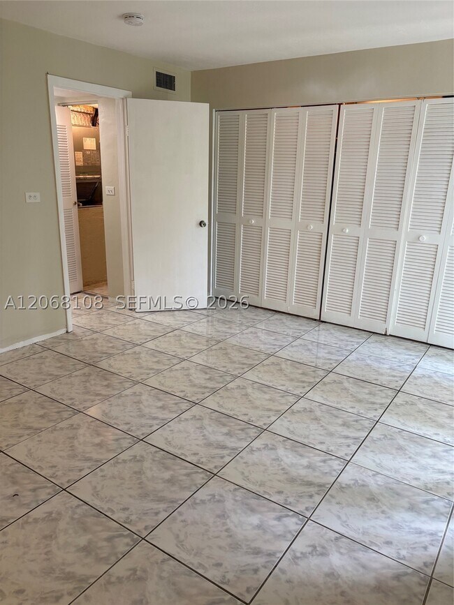 Photo - 16215 NE 18th Ct Unit 212