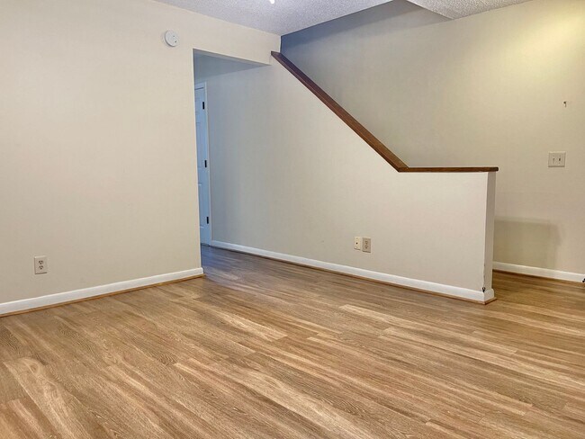 Photo - Lakewood Commons B202