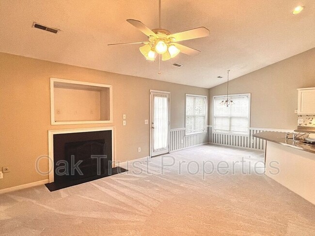 Photo - 144 Paddock Way