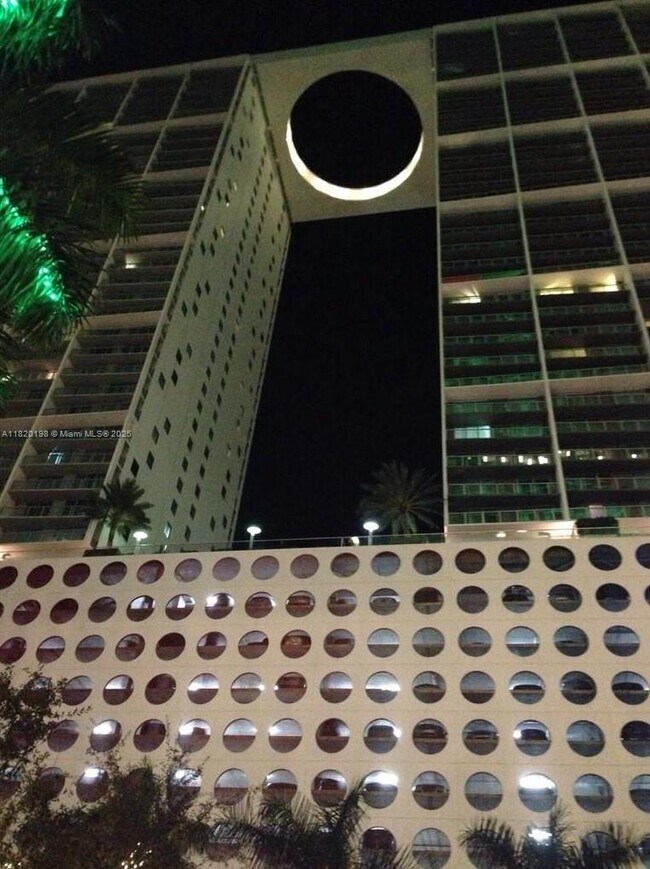 Photo - 500 Brickell Ave Unidad 1905 Rental