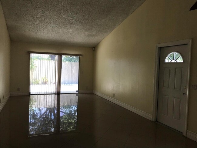 Photo - 1534 Royal Forest Ct