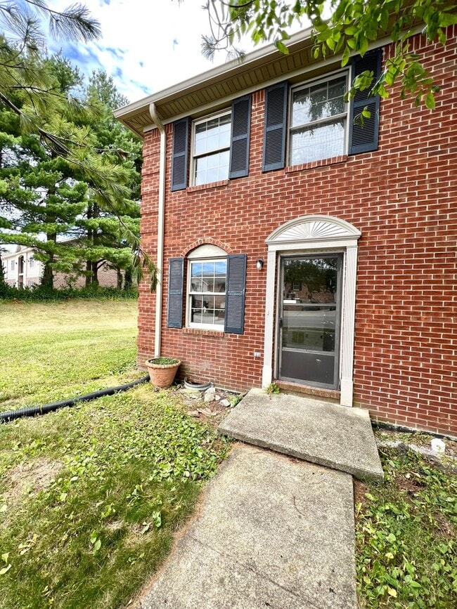 Building Photo - 2 Unit 1 Rental