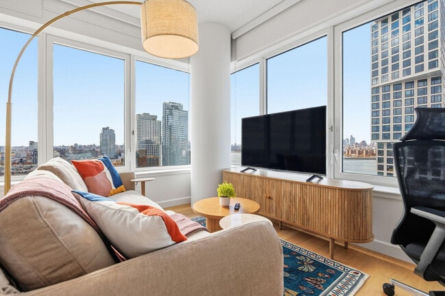 Photo - 16 Dupont St Unit FL40-ID1355921P