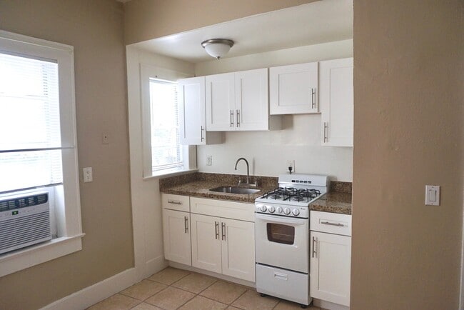 Kitchen 2 - Apache Trail Apartments