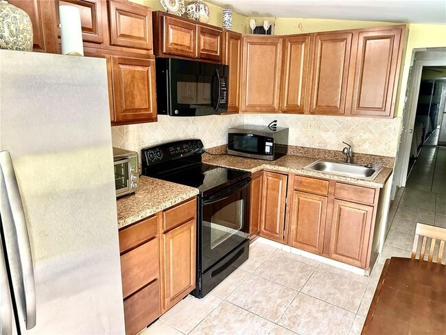 Building Photo - 418 SE 3rd St Unit 0 Rental
