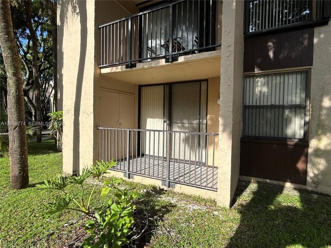 Building Photo - 14301 N Kendall Dr Unit 109B